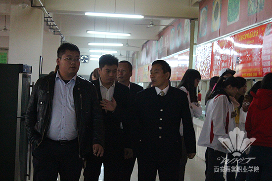 副院长赵景利一行检查校园食品卫生安全