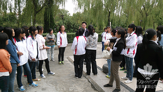 西安海棠学院基础教学处英语教研室新学期首次“英语角”活动顺利开展