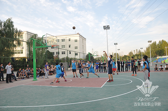 海棠学院篮球队与思源学院篮球队“篮球友谊赛”圆满成功