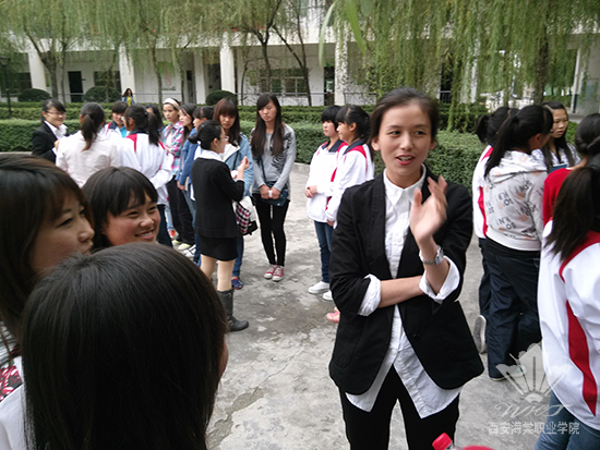 西安海棠学院基础教学处英语教研室新学期首次“英语角”活动顺利开展