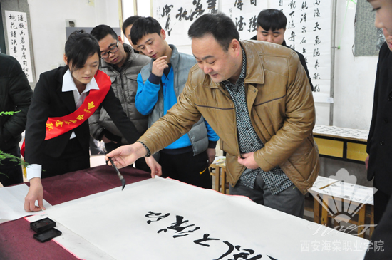 beat365手机版官方网站经济与管理学院“第二届书画展”隆重开幕