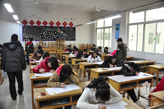 beat365手机版官方网站2013—2014学年第一学期期末考试全面展开